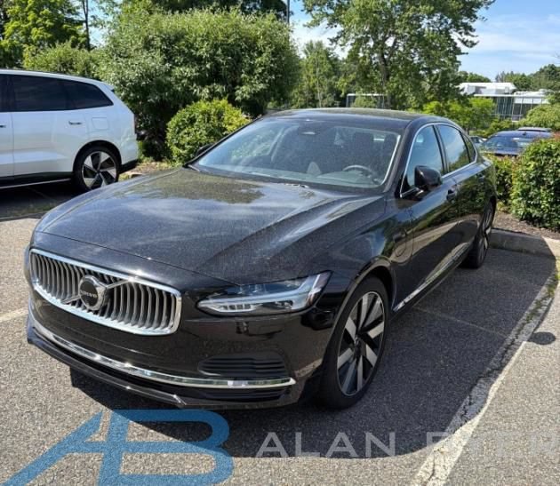 Used 2025 Volvo S90 T8 Plus