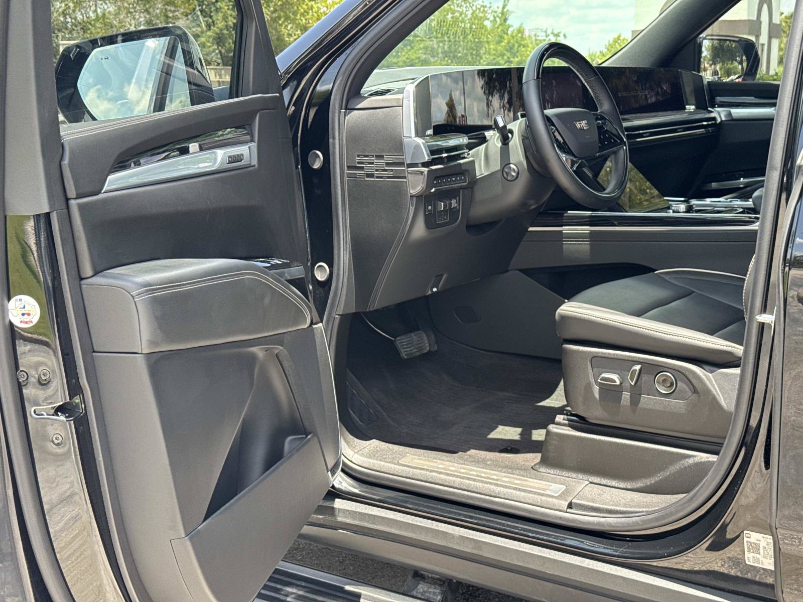 Certified 2026 Cadillac Escalade ESV Sport w/ Touring Package AWD/4WD image 13