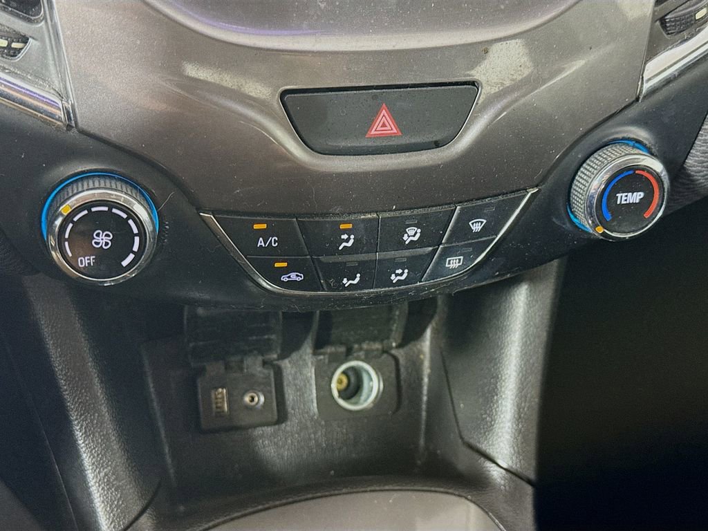 Used 2018 Chevrolet Cruze LT image 17