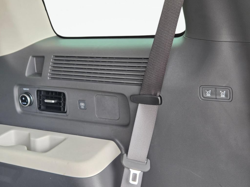 Certified 2026 Hyundai Santa Fe SEL FWD image 9