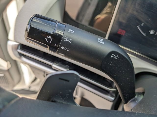 Used 2025 Hyundai Tucson Limited image 30