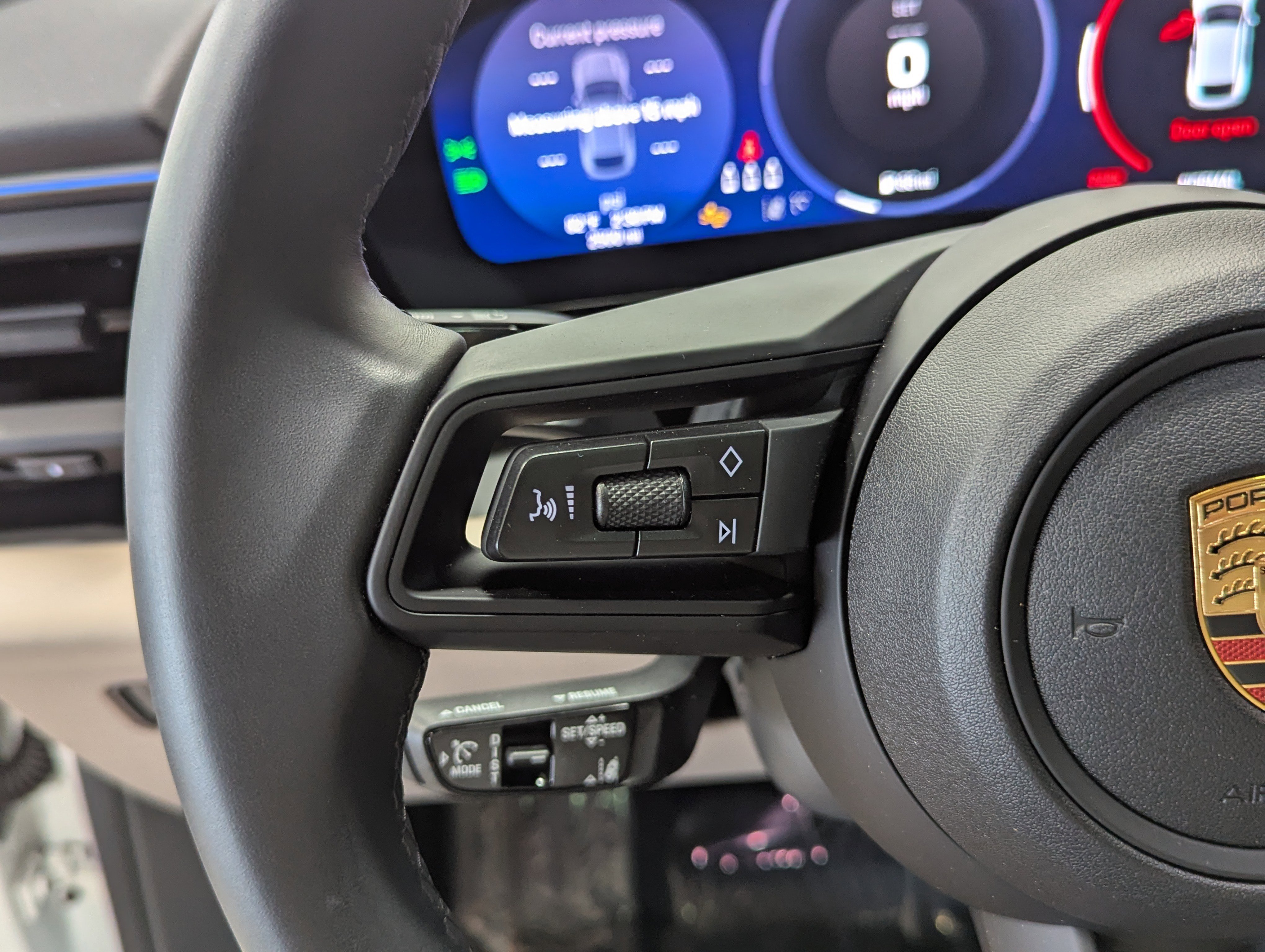 Certified 2025 Porsche Macan 4 Electric image 39