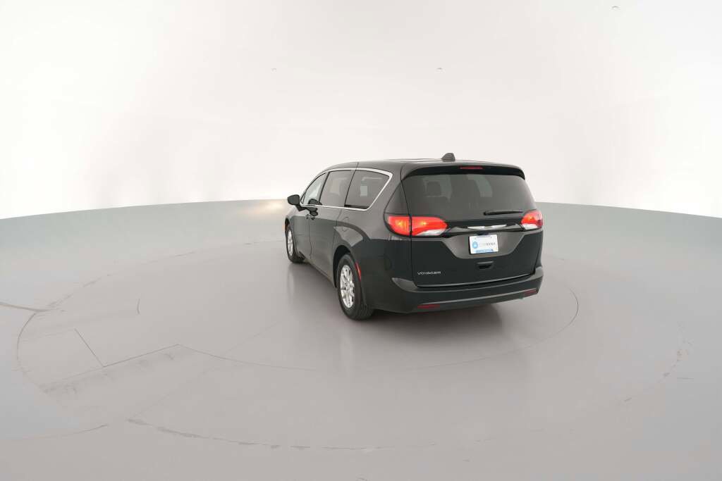 New 2026 Chrysler Voyager LX image 9