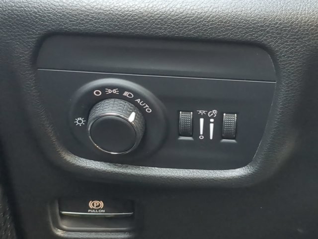 Certified 2025 Jeep Grand Cherokee Altitude AWD/4WD image 26