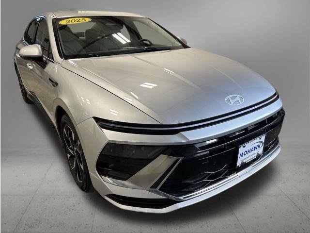 Used 2025 Hyundai Sonata SEL FWD image 8