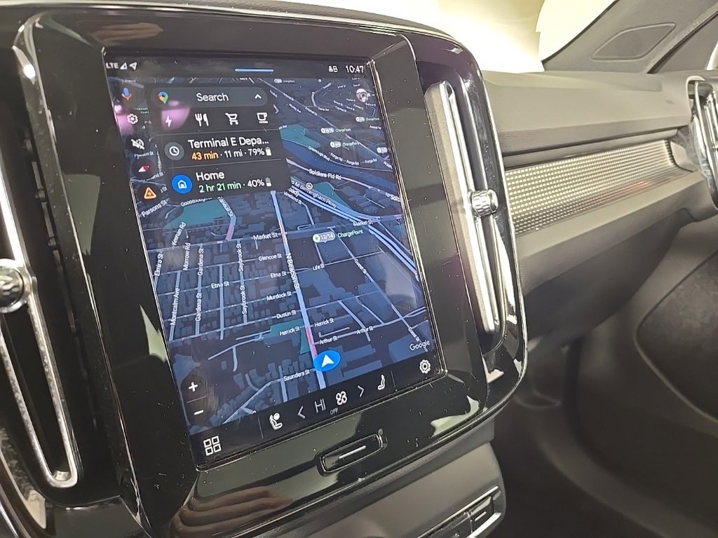 Used 2021 Volvo XC40 P8 Recharge w/ Advanced Package image 28