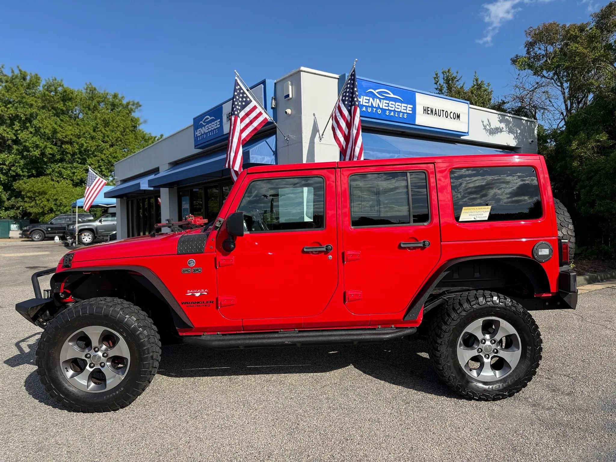 Used 2016 Jeep Wrangler Unlimited Sahara w/ Connectivity Group AWD/4WD image 28