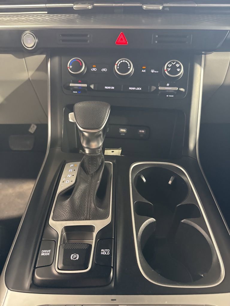 Used 2022 Kia Carnival LX image 35