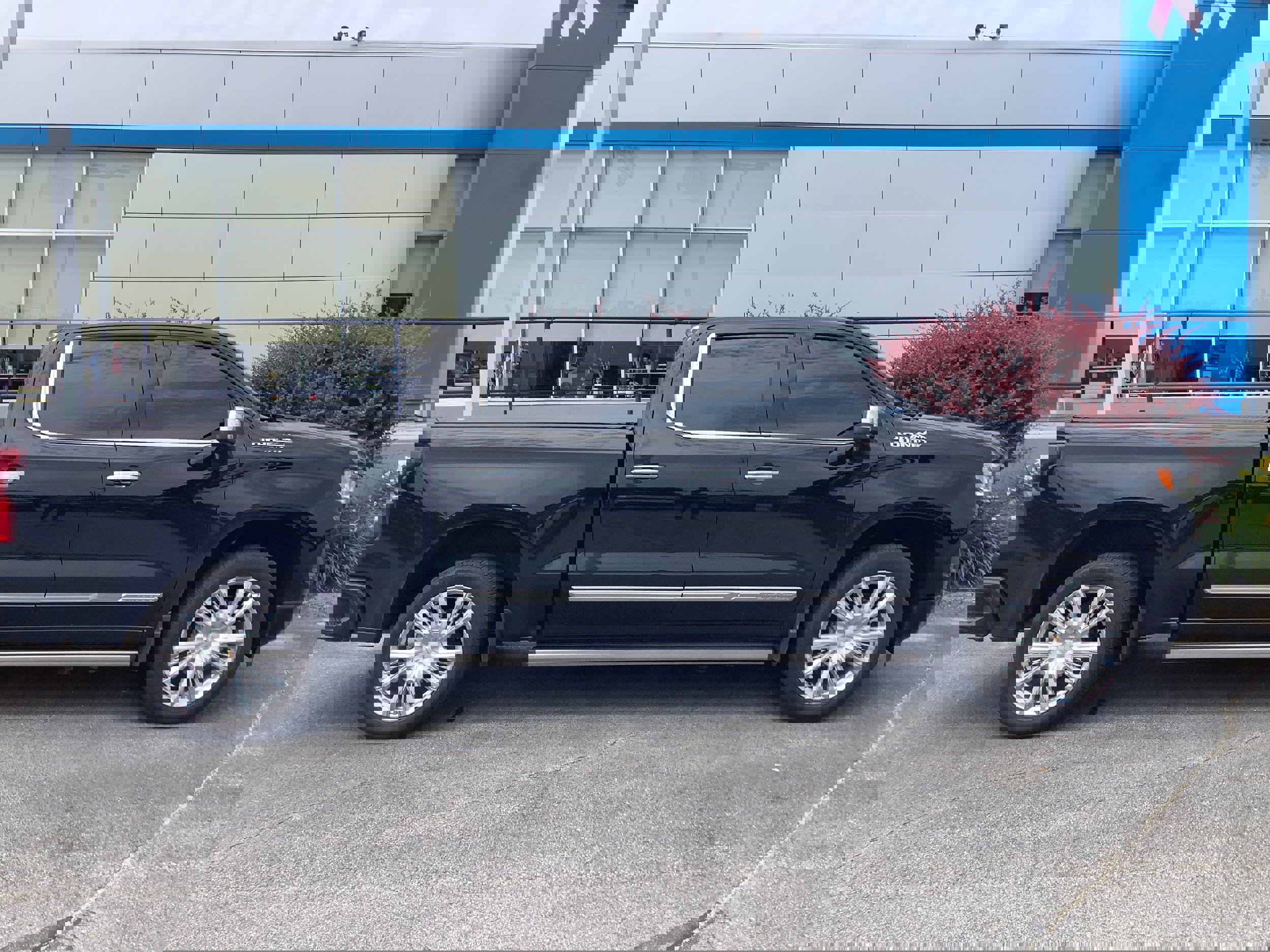 Certified 2023 Chevrolet Silverado 1500 High Country w/ Technology Package image 5