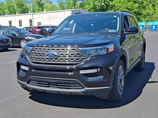 Certified 2022 Ford Explorer XLT w/ Equipment Group 202A AWD/4WD image 5