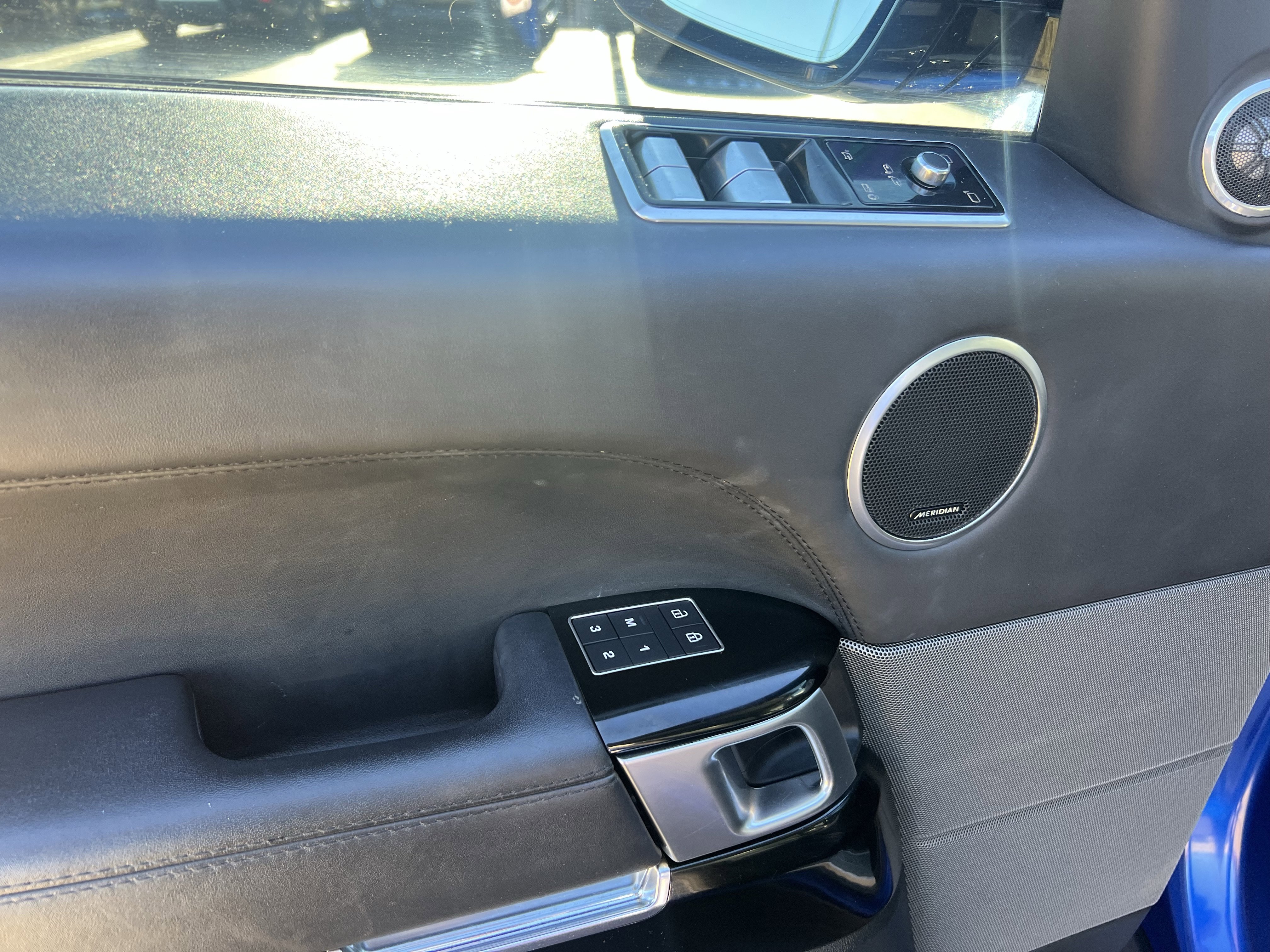 Used 2022 Land Rover Range Rover Sport SVR image 13