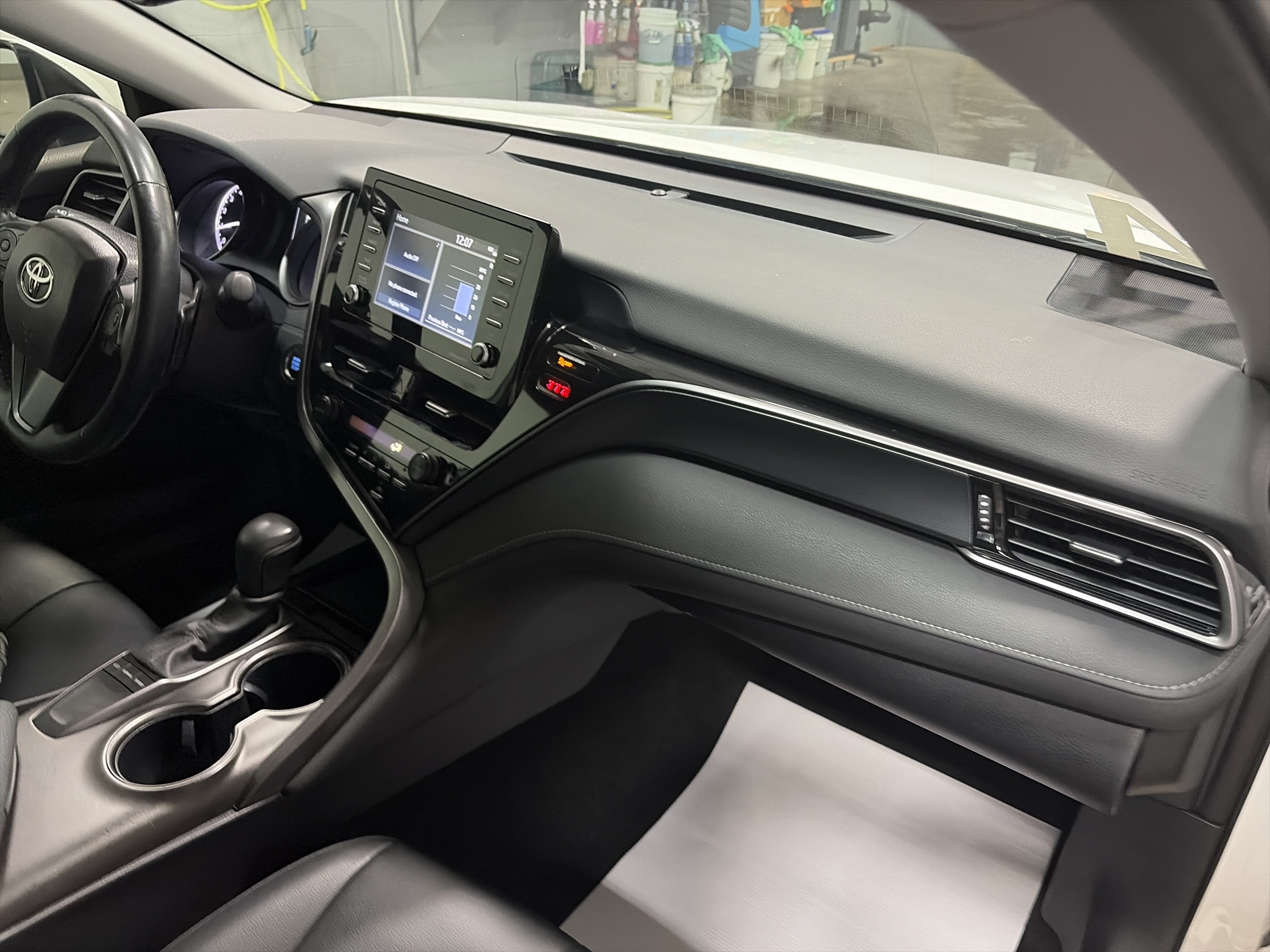 Used 2024 Toyota Camry SE w/ Convenience Package FWD image 31