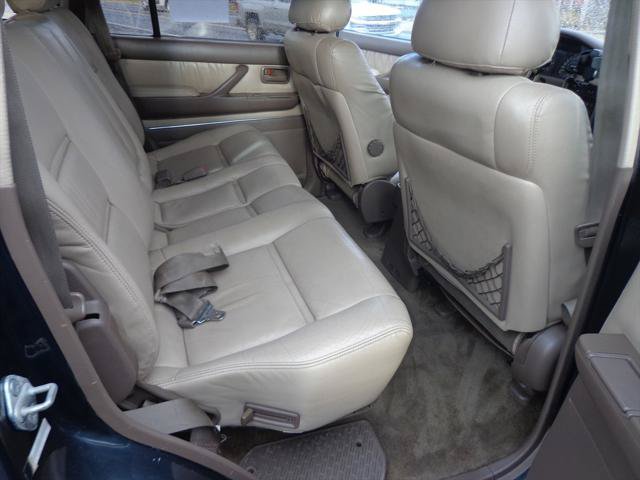Used 1997 Toyota Land Cruiser w/ Leather Trim Pkg AWD/4WD image 13