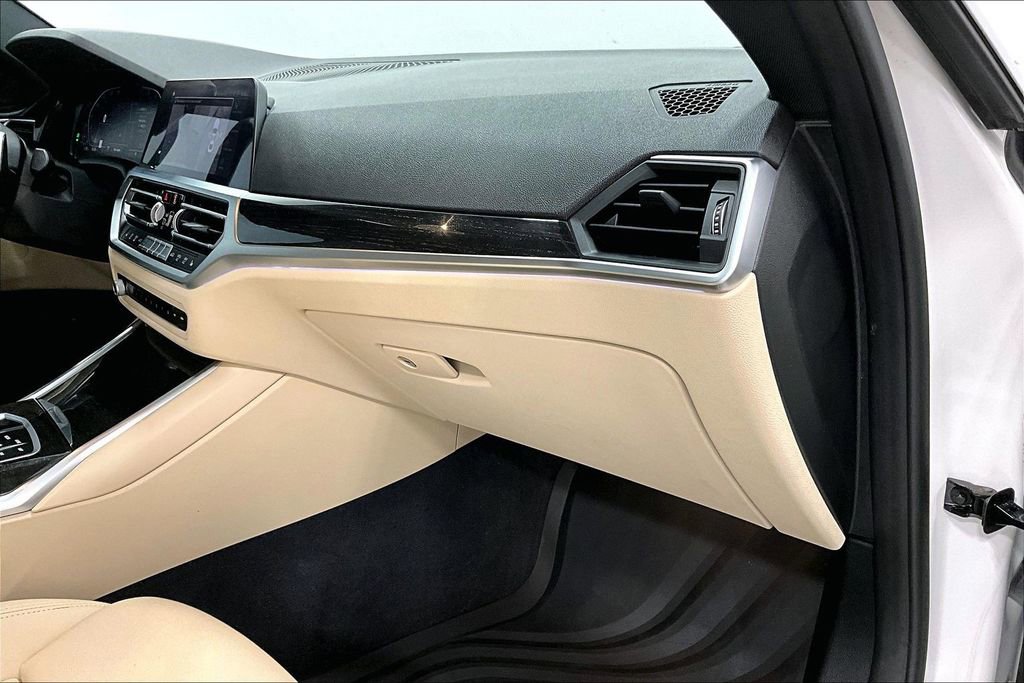 Used 2021 BMW 430i Coupe w/ Premium Package image 19