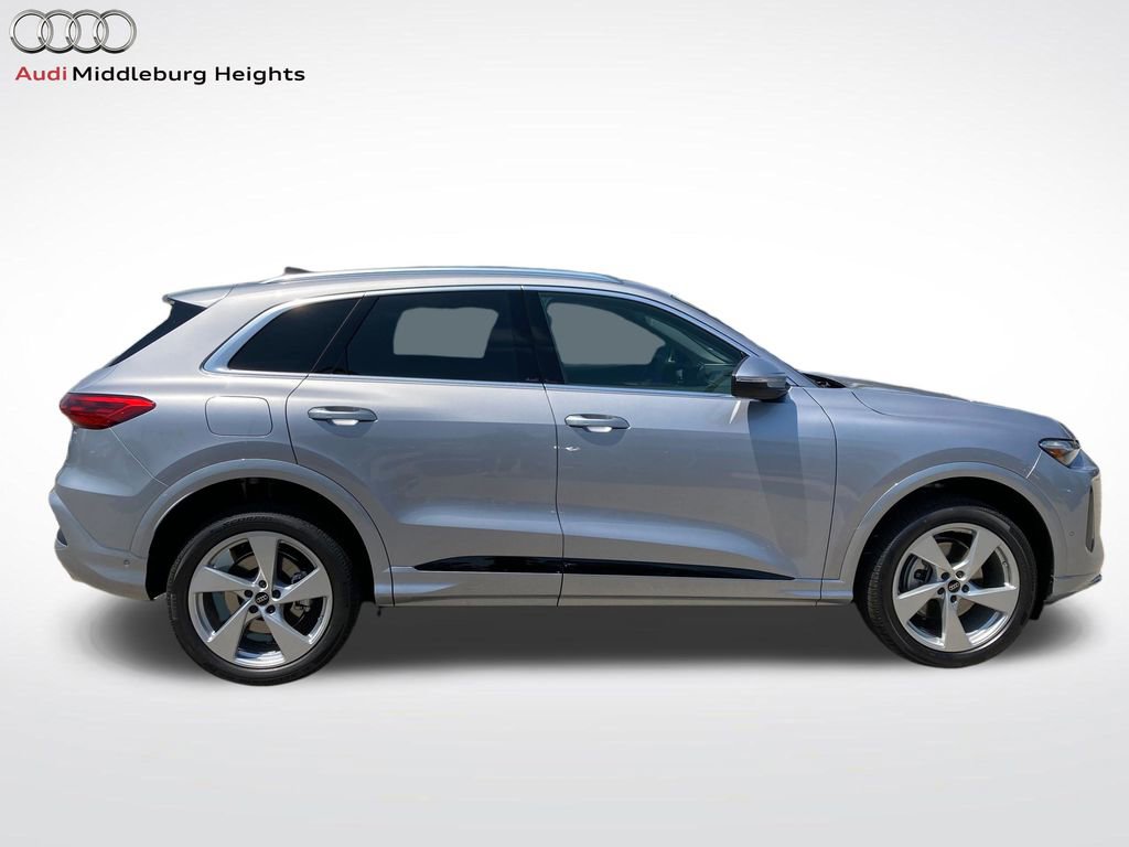 New 2025 Audi Q5 Premium Plus image 2