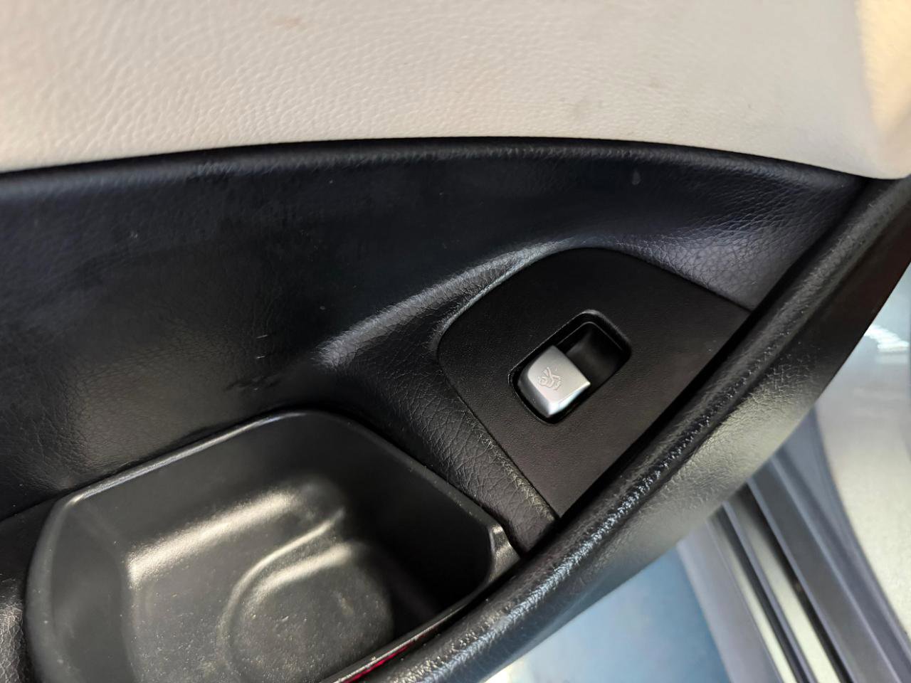 Used 2020 Mercedes-Benz E 350 4MATIC Sedan w/ Driver Assistance Package image 14