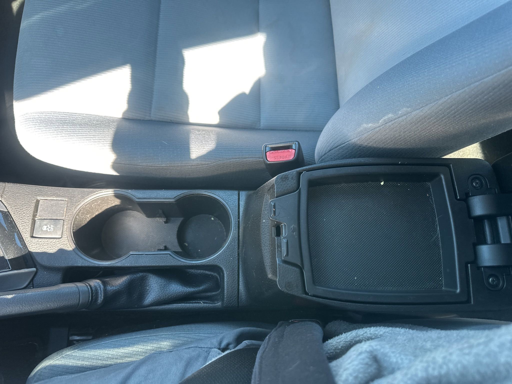 Used 2015 Toyota Corolla L image 31