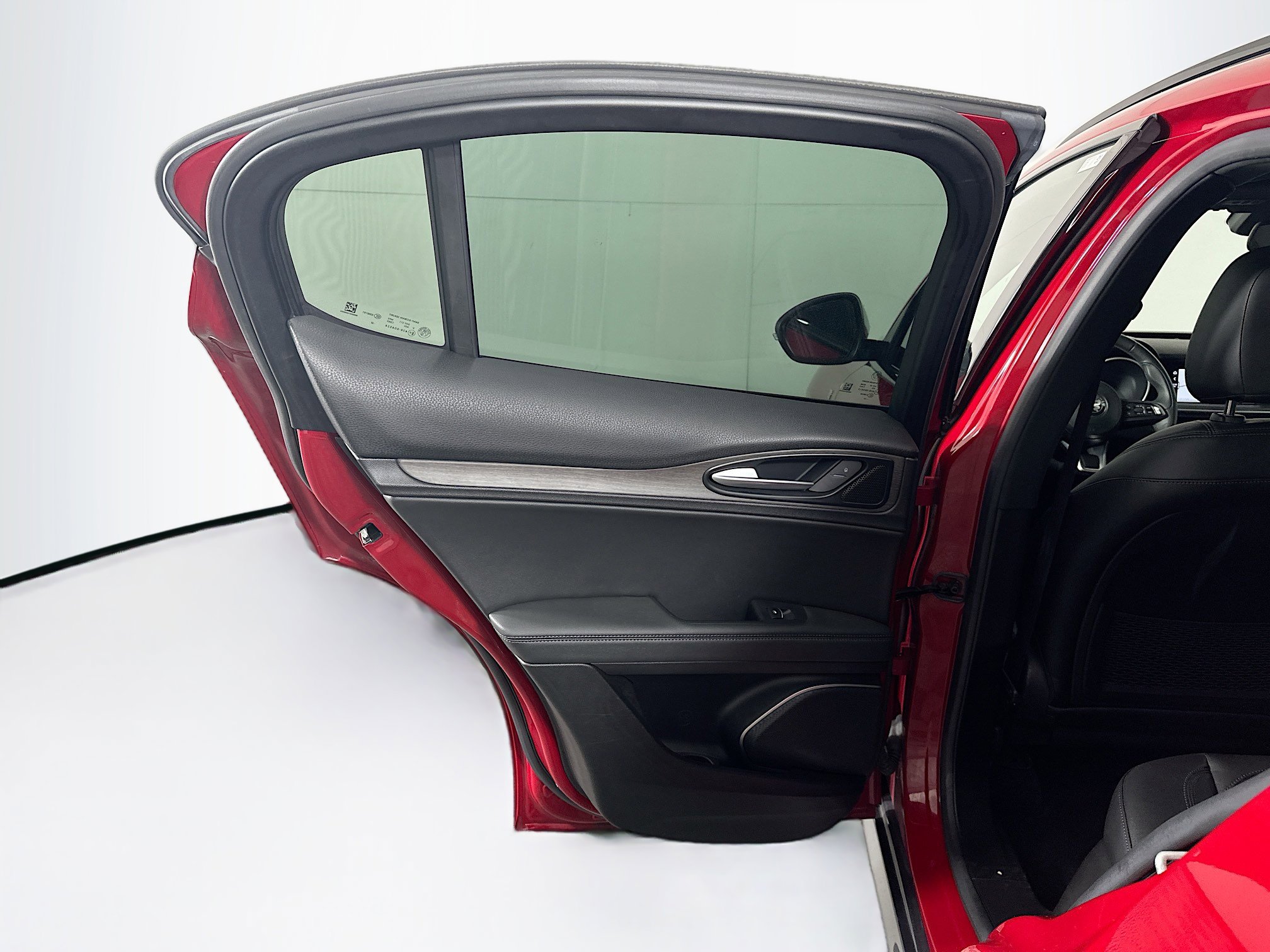 Used 2023 Alfa Romeo Stelvio Ti image 28