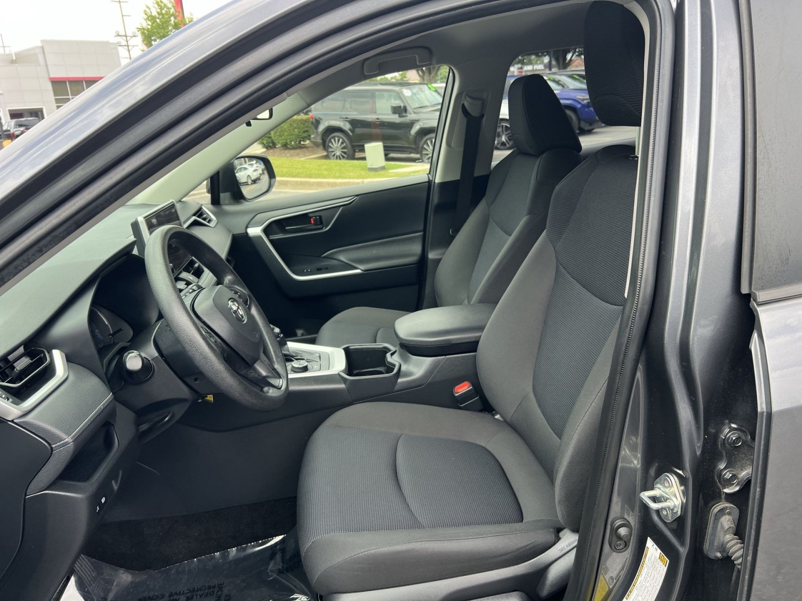 Used 2023 Toyota RAV4 LE AWD/4WD image 13