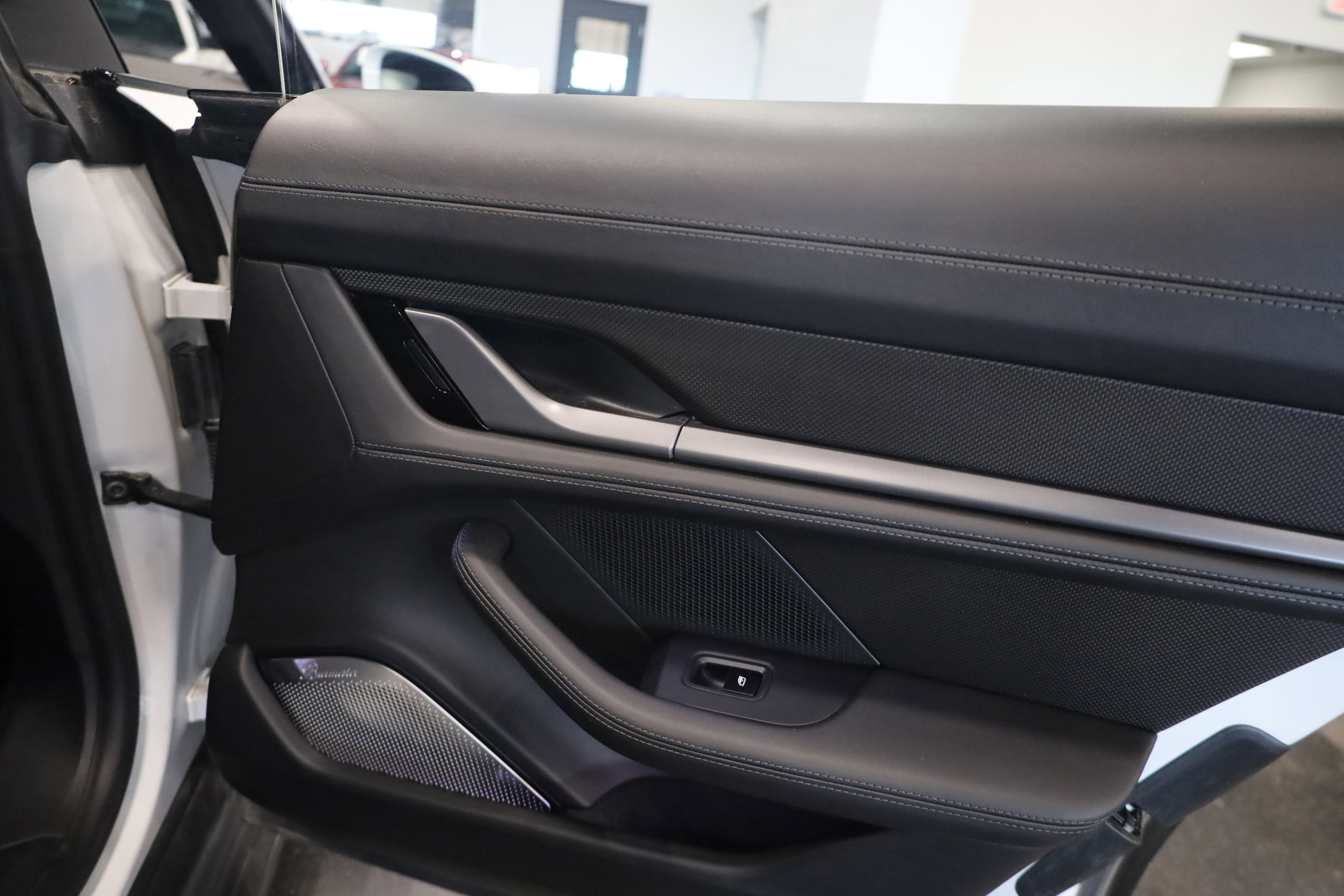 Used 2020 Porsche Taycan Turbo S image 39