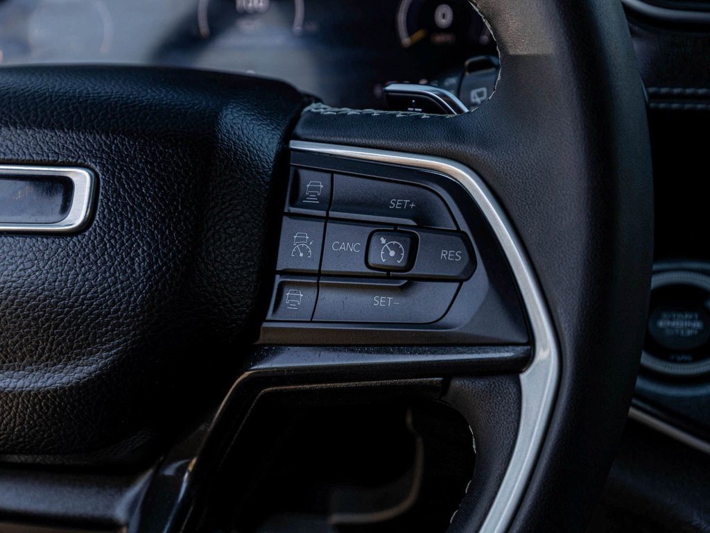 Used 2023 Jeep Grand Cherokee Altitude image 23
