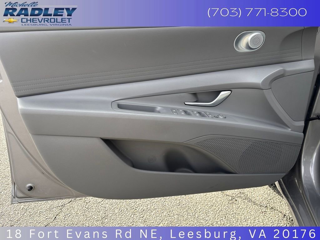 Used 2023 Hyundai Elantra Blue image 12
