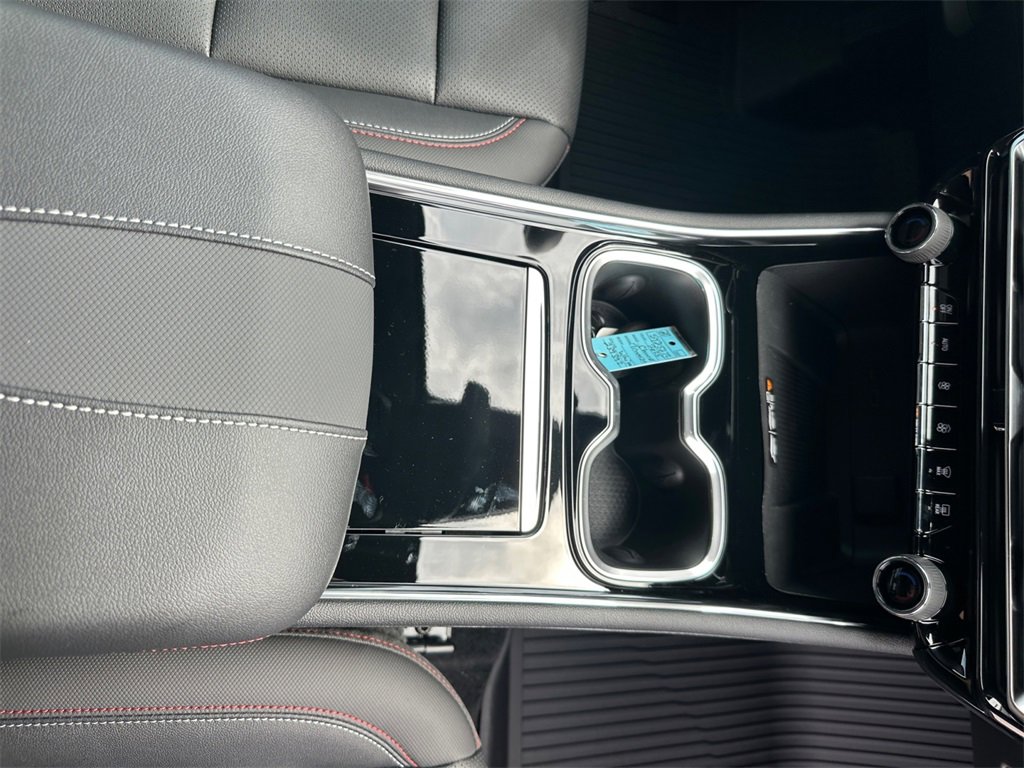 Used 2025 Chevrolet Traverse Z71 w/ Enhanced Driving Package image 14