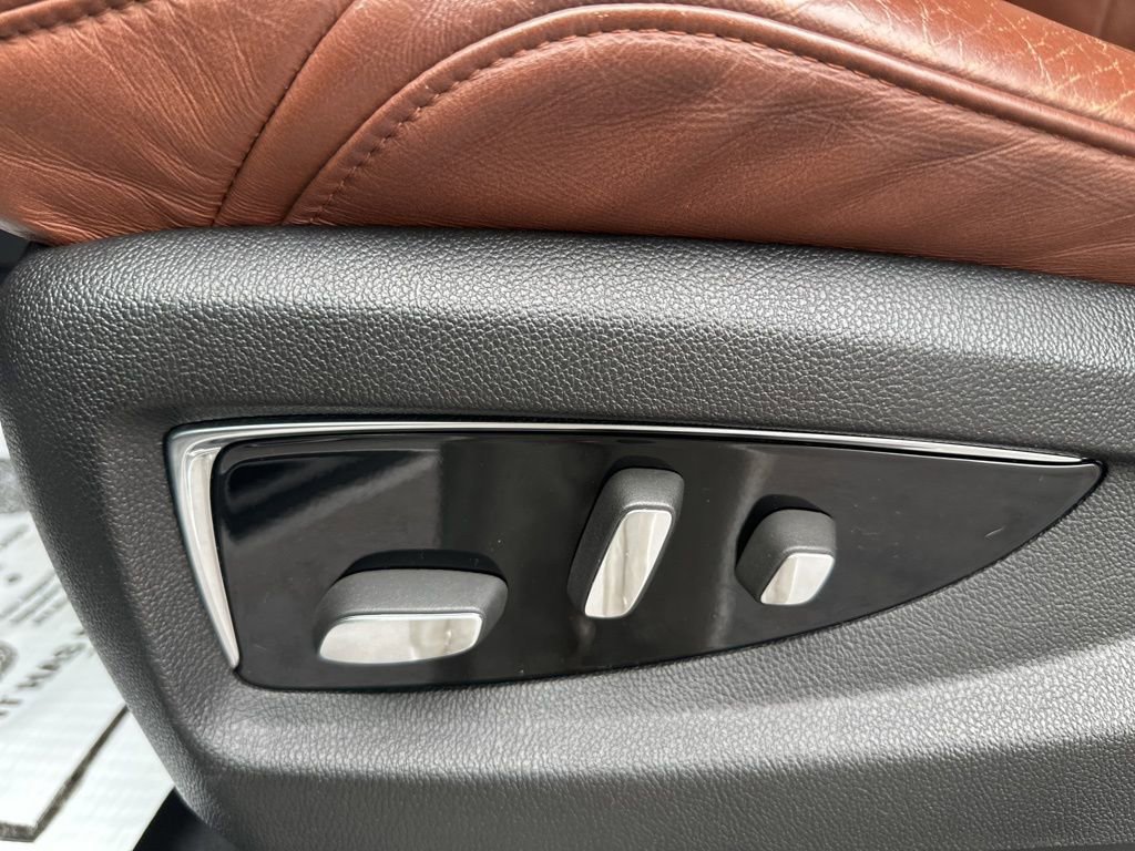 Used 2016 Cadillac Escalade ESV Luxury image 22