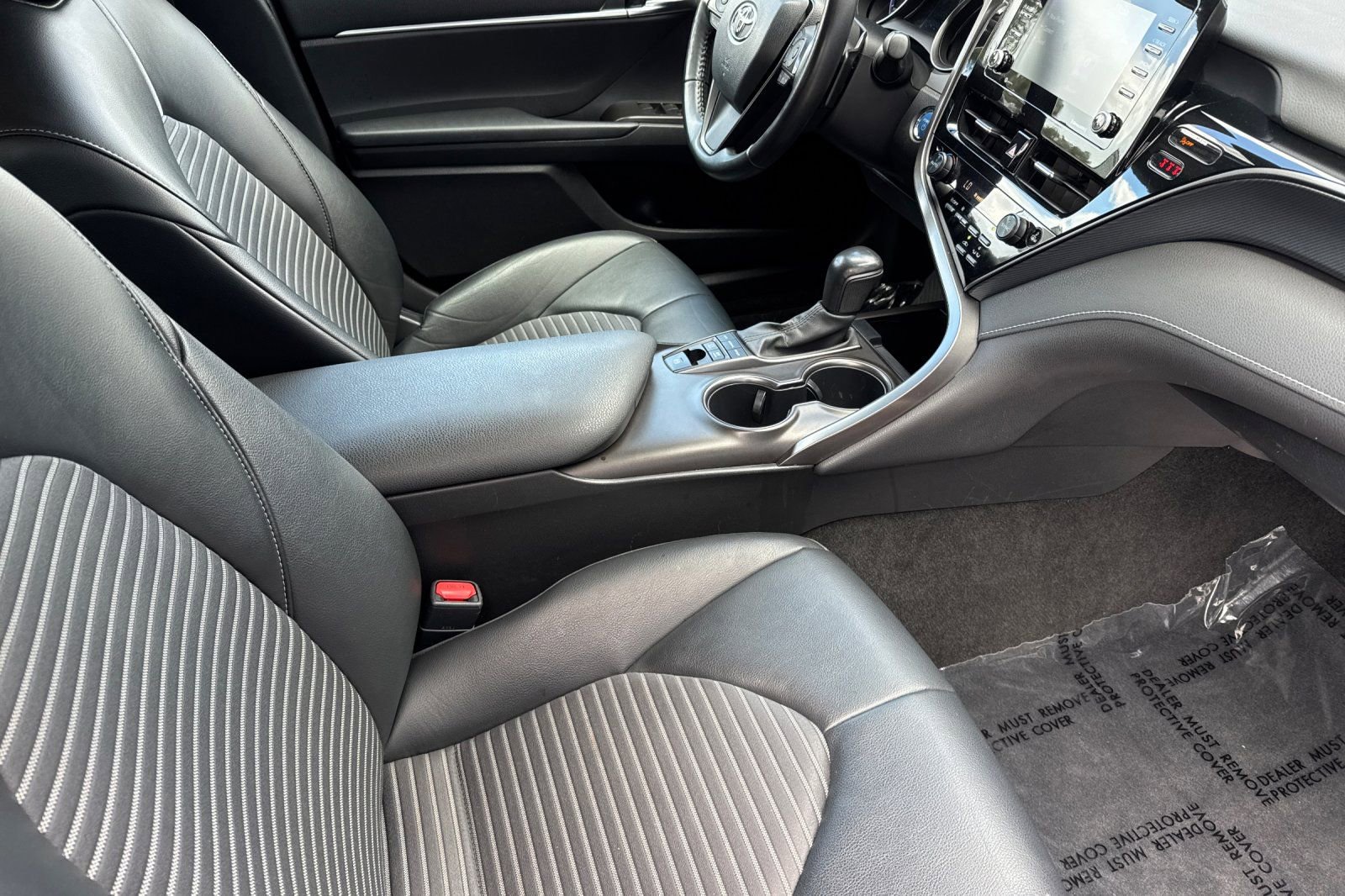 Used 2022 Toyota Camry SE FWD image 20