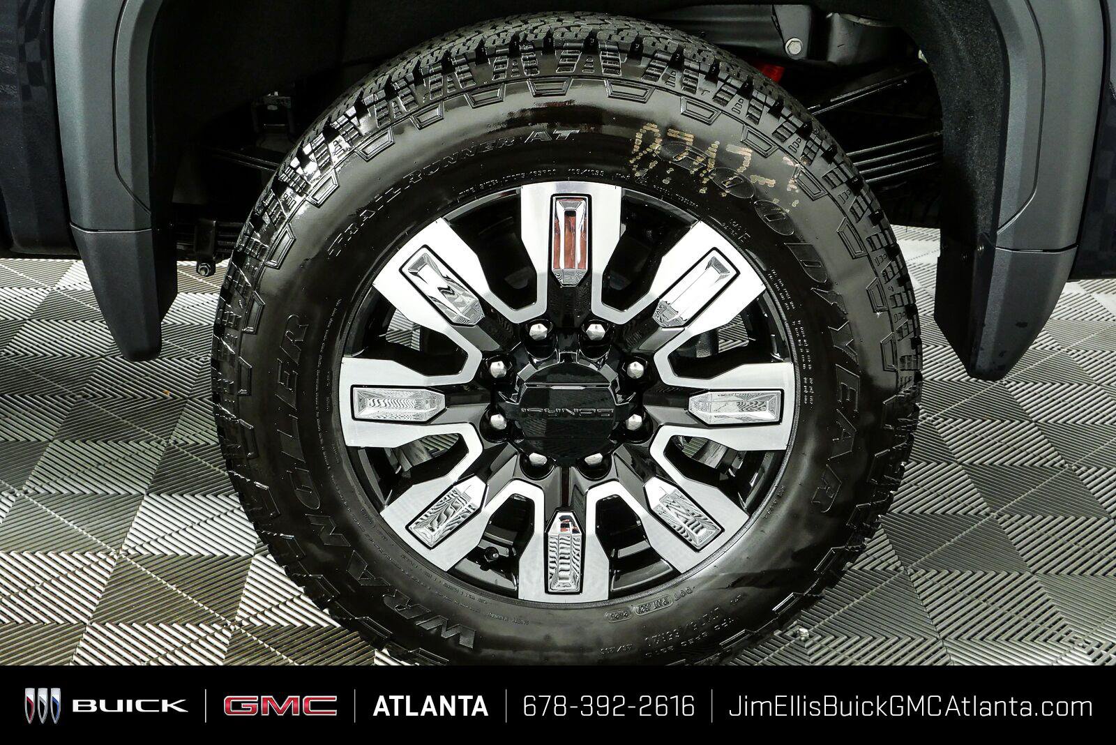 New 2026 GMC Sierra 2500 Denali w/ Denali Reserve Package AWD/4WD image 36
