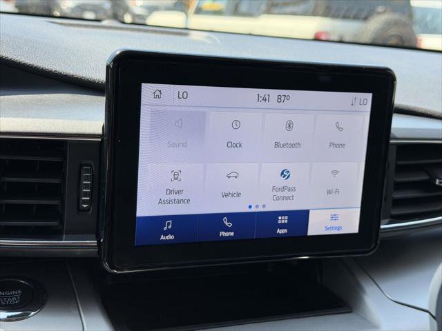 Used 2022 Ford Explorer XLT w/ Equipment Group 202A AWD/4WD image 29