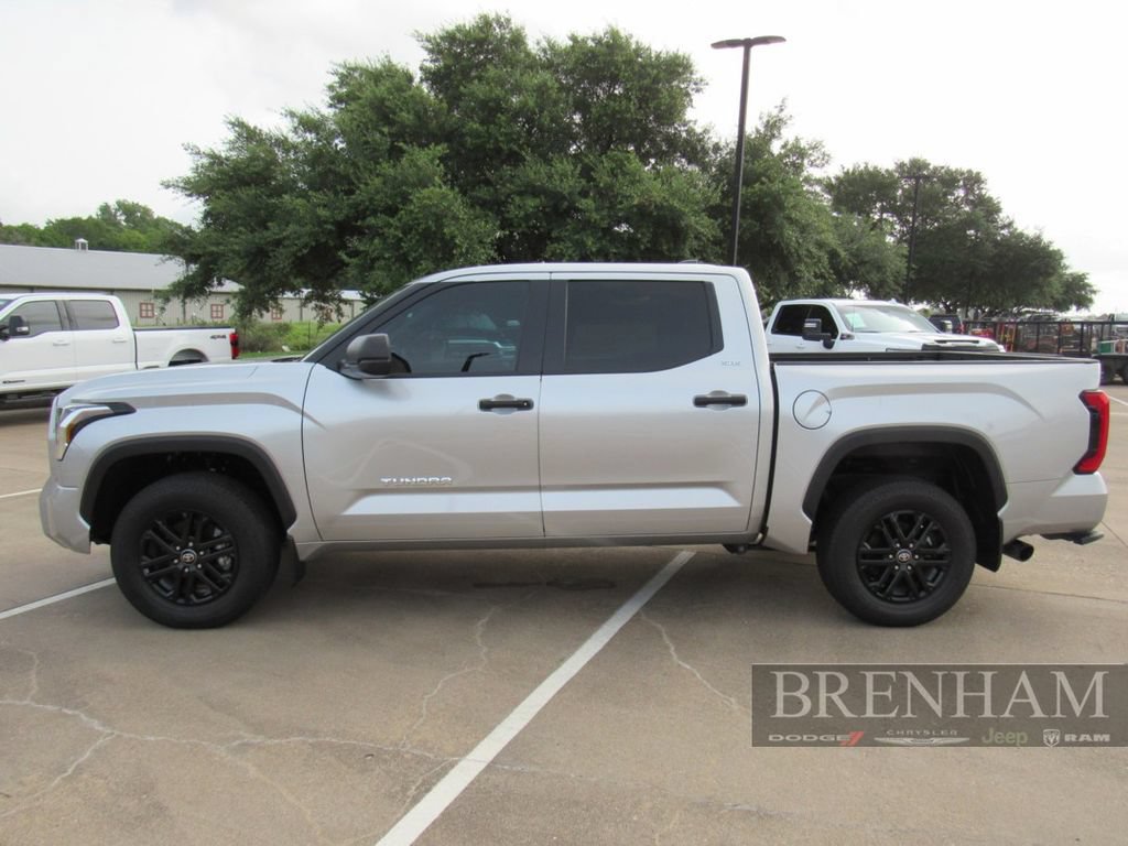 Used 2025 Toyota Tundra SR5 AWD/4WD image 5