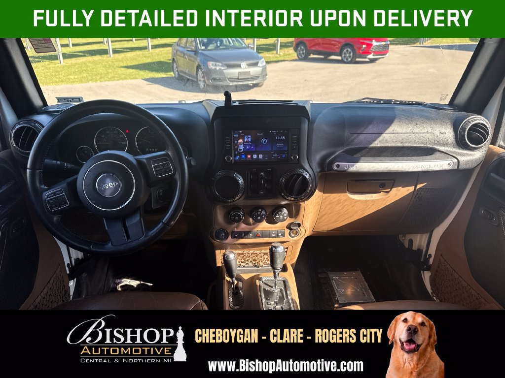 Used 2015 Jeep Wrangler Unlimited Sahara w/ Dual Top Group AWD/4WD image 3