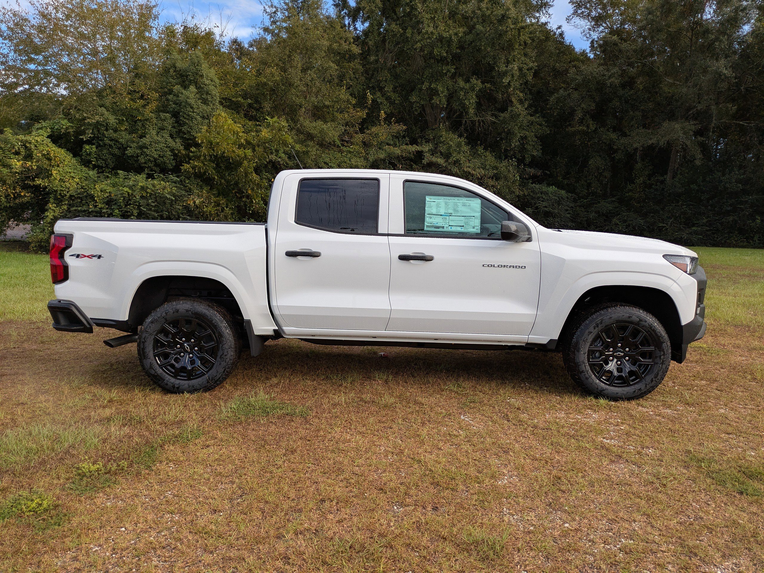 New 2026 Chevrolet Colorado W/T w/ WT Custom Package AWD/4WD image 3