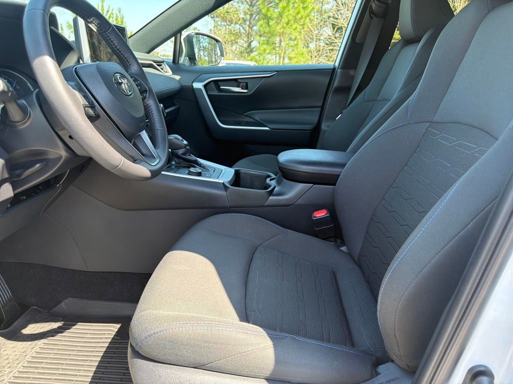 Used 2024 Toyota RAV4 SE w/ Weather Package AWD/4WD image 17