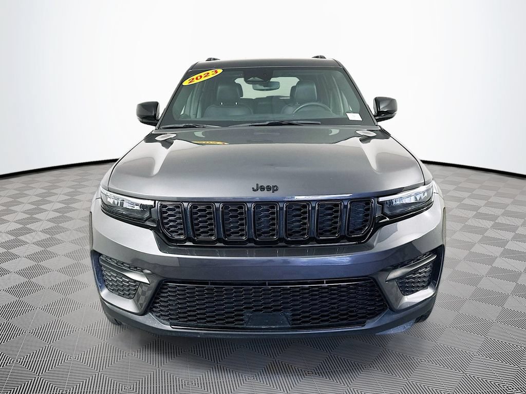 Certified 2023 Jeep Grand Cherokee Altitude AWD/4WD image 4