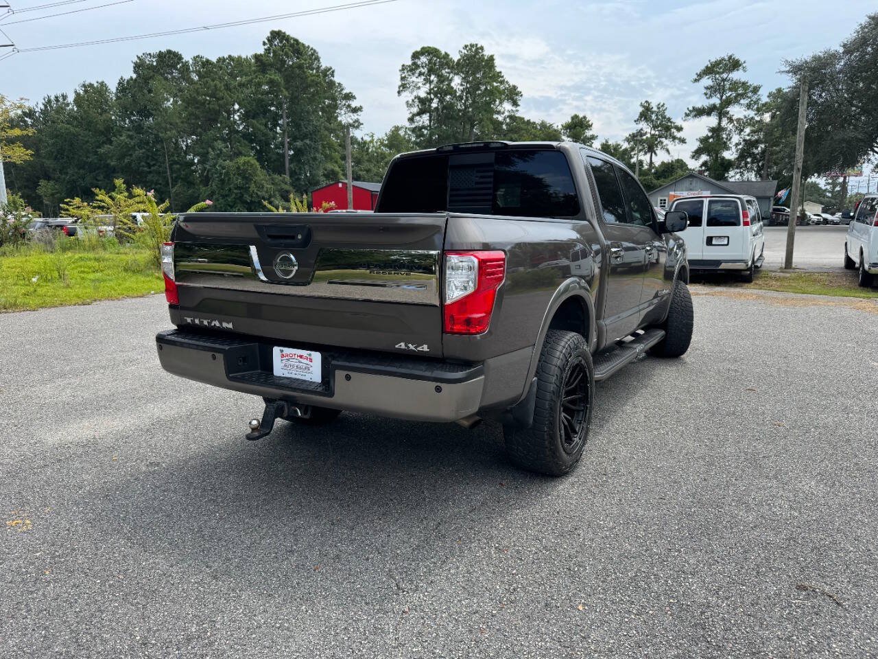 Used 2017 Nissan Titan Platinum Reserve AWD/4WD image 37