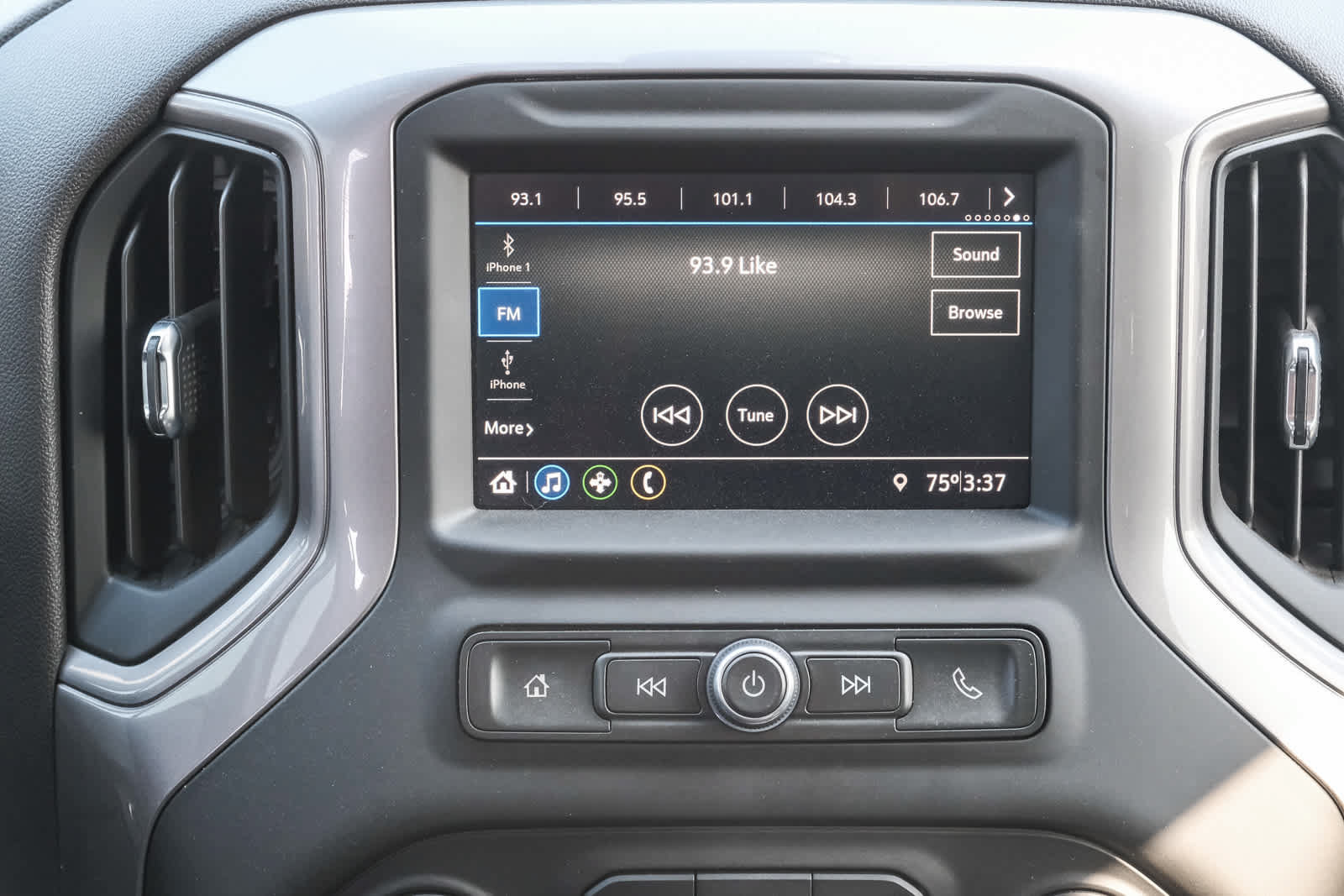 Used 2022 Chevrolet Silverado 1500 Custom RWD image 16