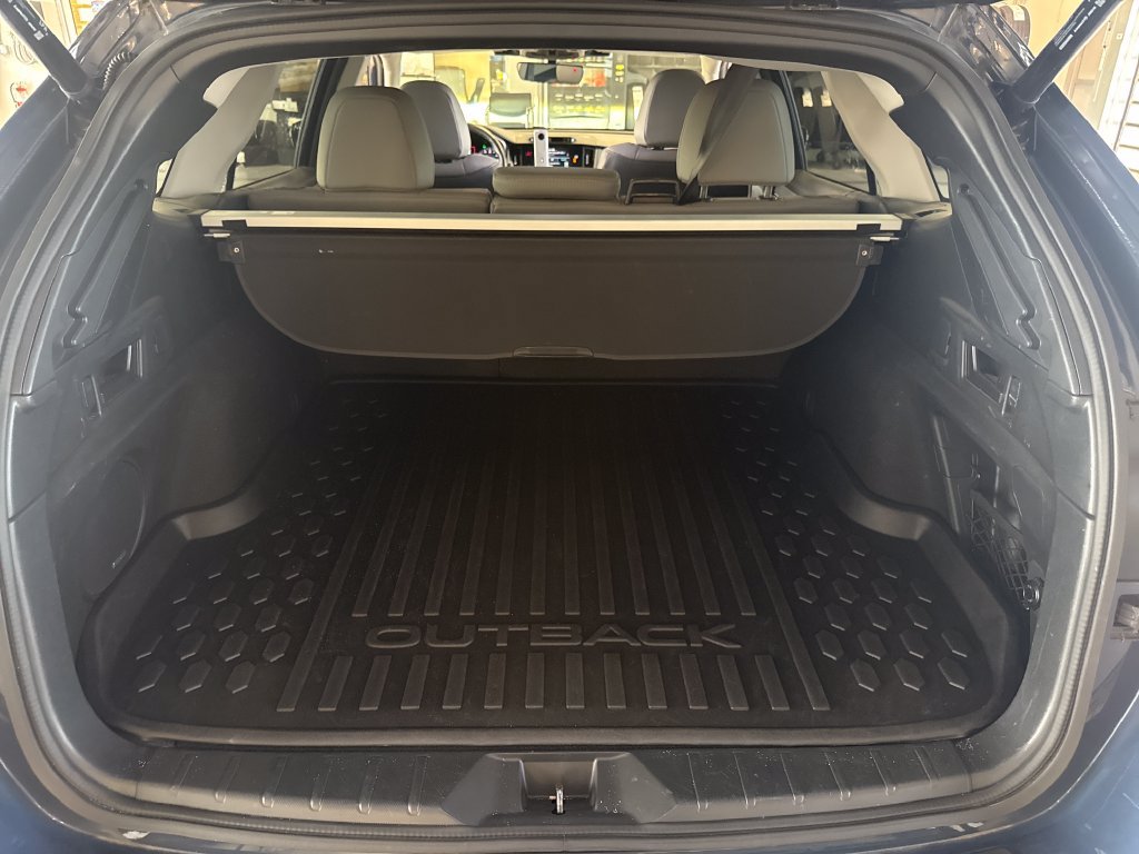 Certified 2024 Subaru Outback Limited AWD/4WD image 3