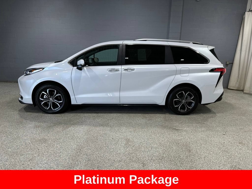 Certified 2025 Toyota Sienna Platinum AWD/4WD image 7