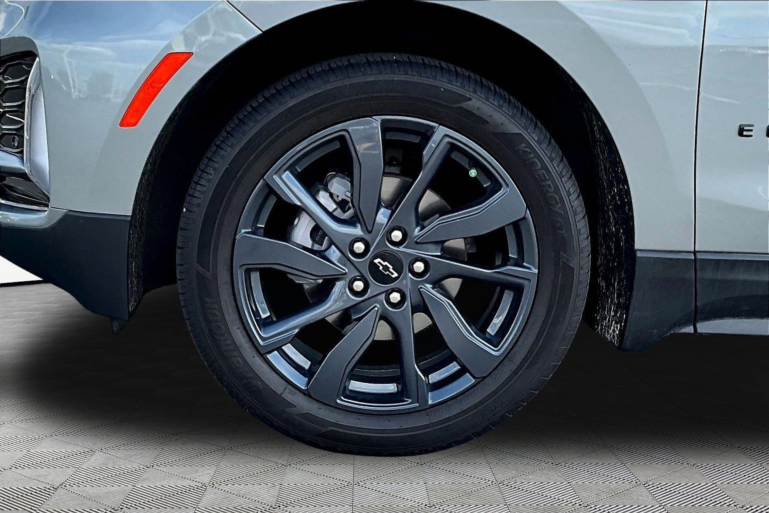 Used 2024 Chevrolet Equinox RS w/ RS Leather Package FWD image 33