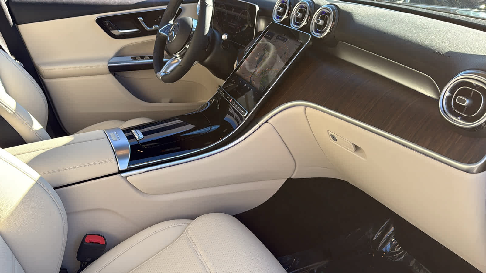 New 2026 Mercedes-Benz GLC 300 4MATIC image 36