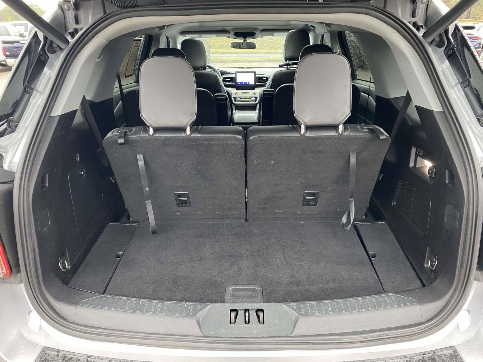 Used 2021 Ford Explorer XLT w/ Equipment Group 202A image 10