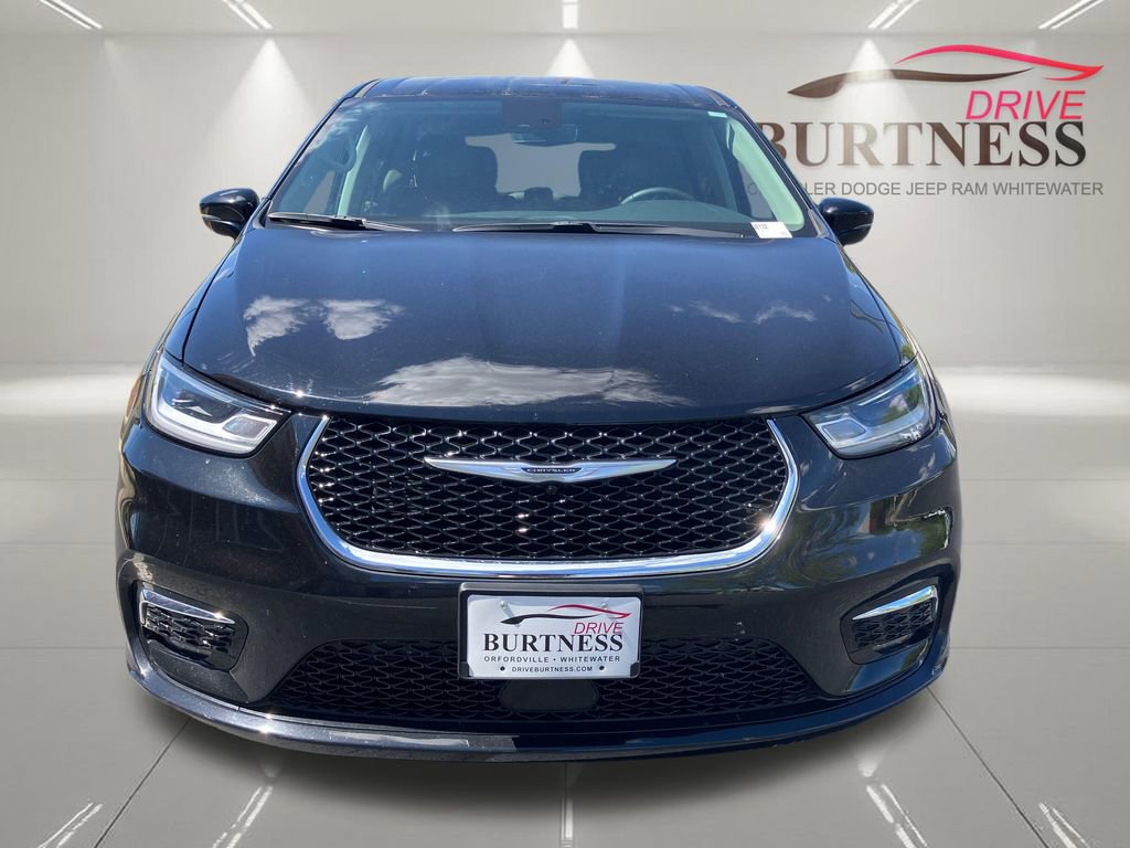 Used 2024 Chrysler Pacifica Touring-L FWD image 10