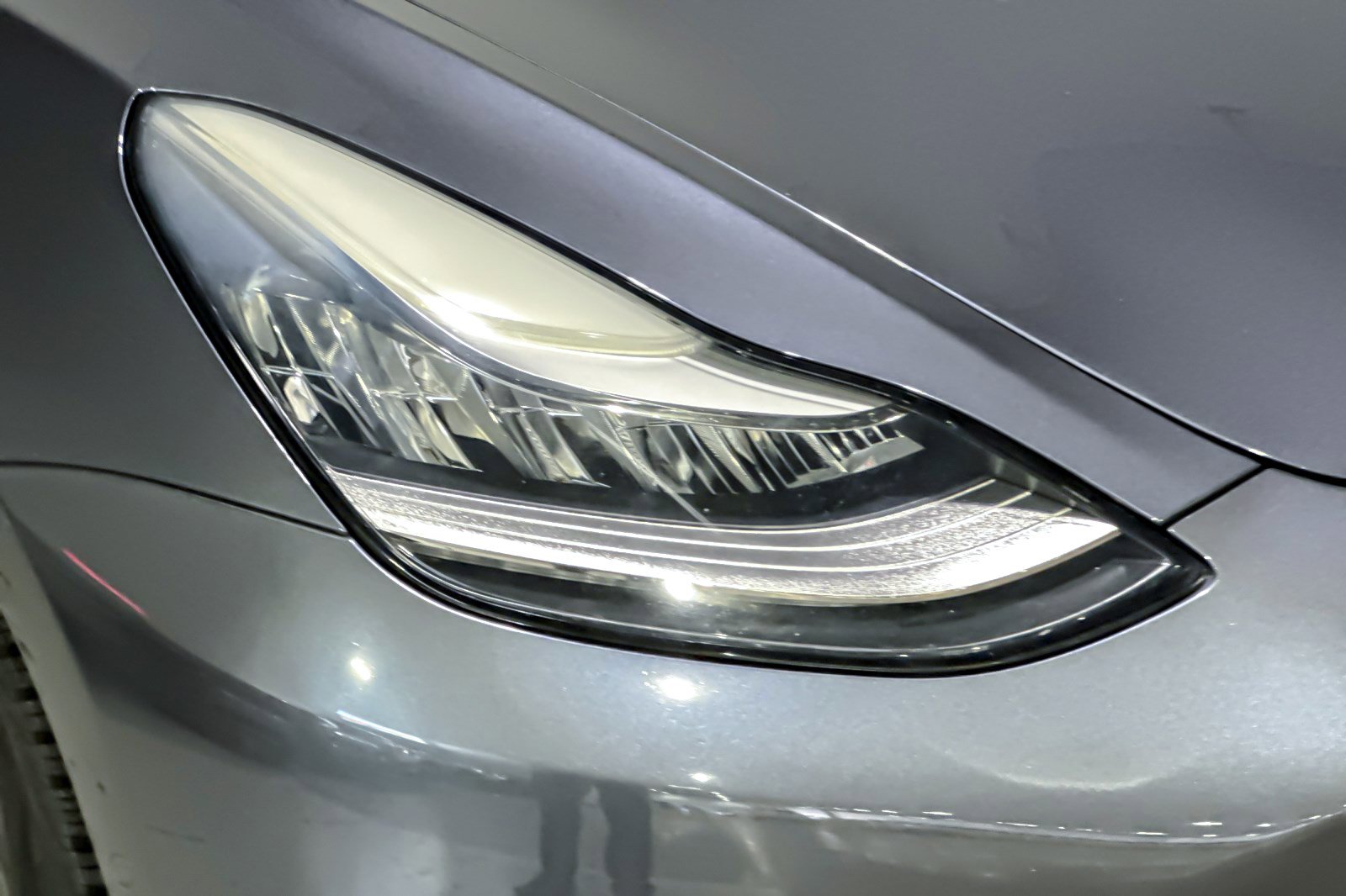 Used 2018 Tesla Model 3 Long Range RWD image 9