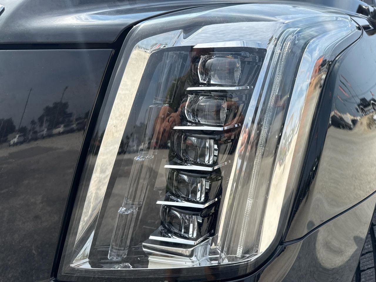 Used 2018 Cadillac Escalade Premium Luxury AWD/4WD image 64