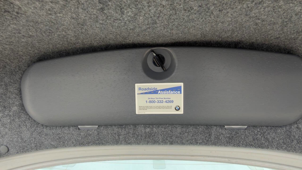 Used 2001 BMW 330i Sedan image 36