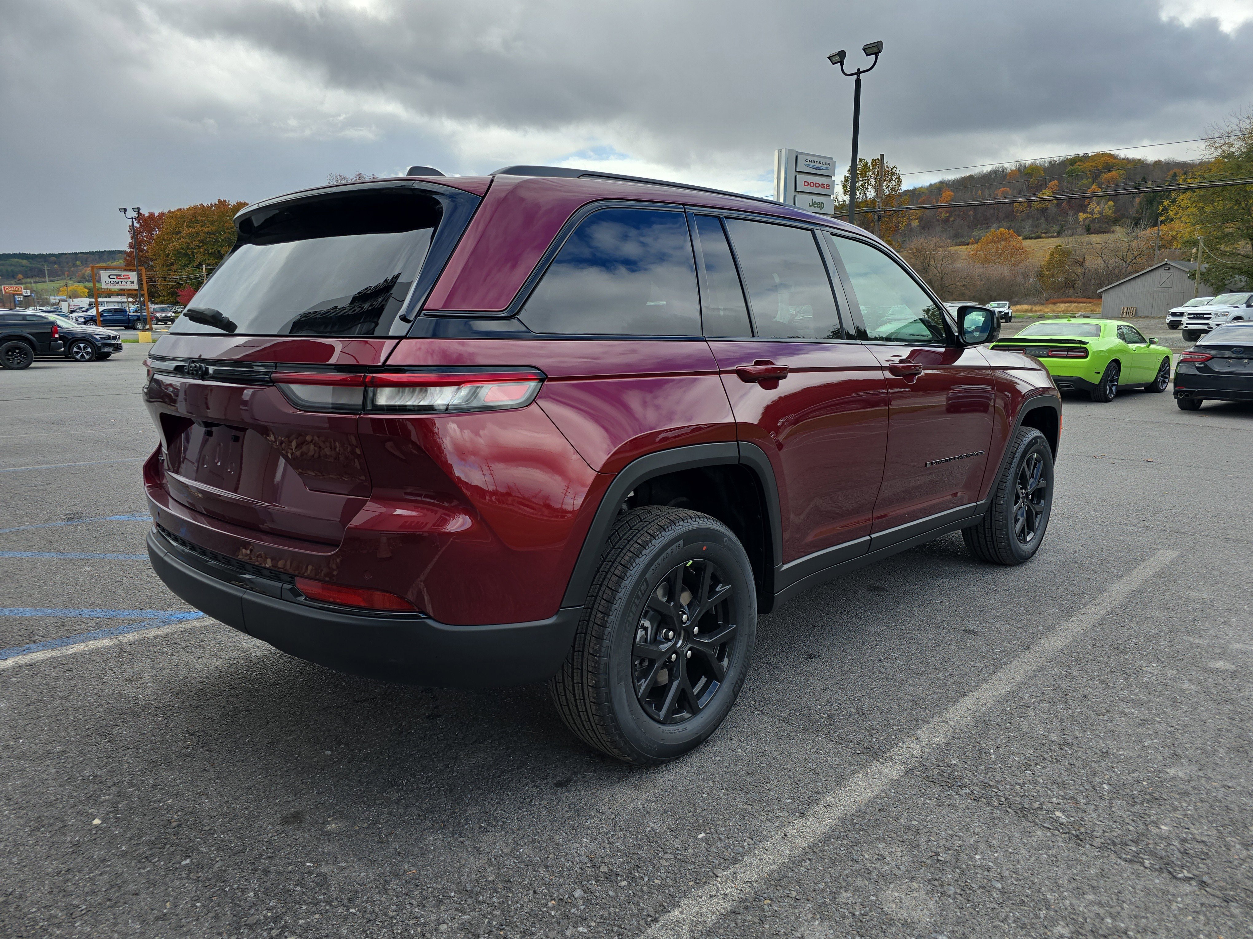 New 2025 Jeep Grand Cherokee Altitude image 3