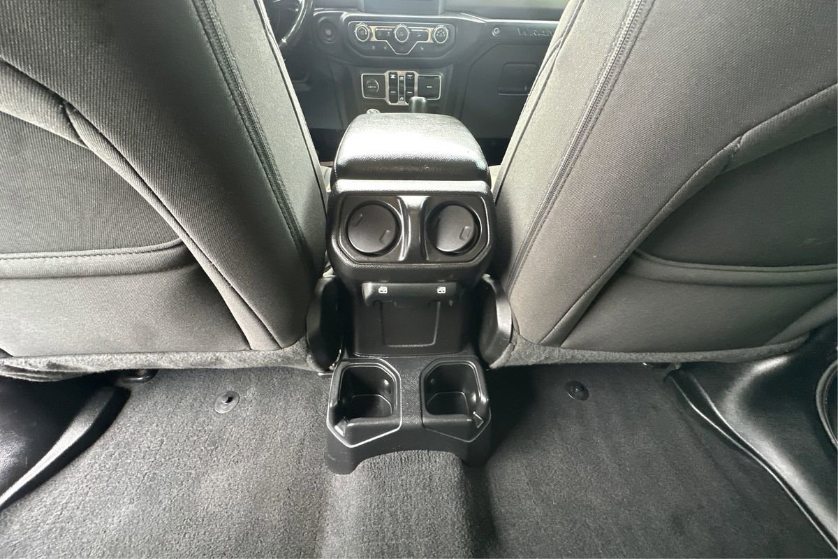 Used 2020 Jeep Wrangler Unlimited Sport image 19