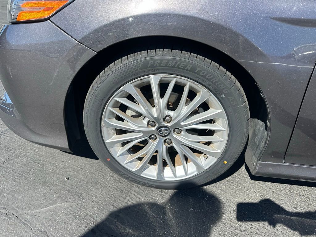 Used 2018 Toyota Camry XLE image 6